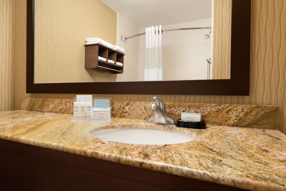 hampton inn battle creek
