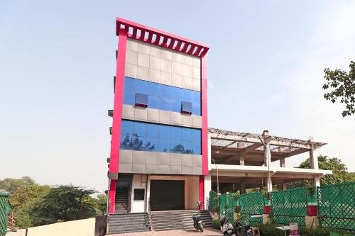 Hotel O Elibrista,Modipuram,3 star