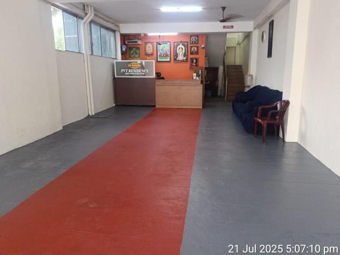 oyo 42632 pvt royal residency
