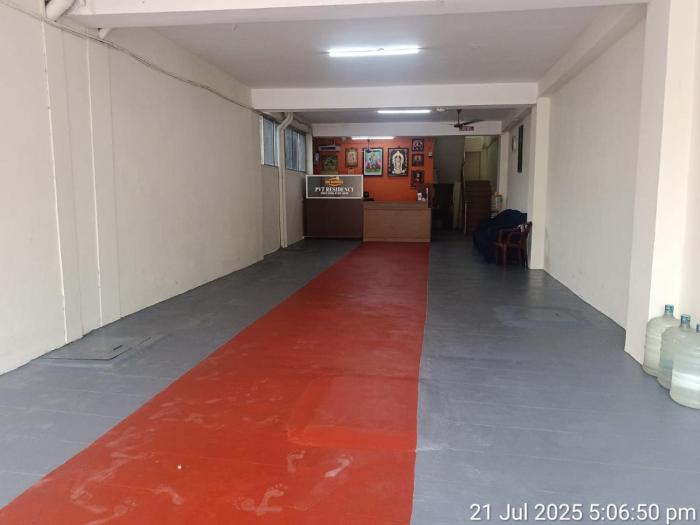 oyo 42632 pvt royal residency