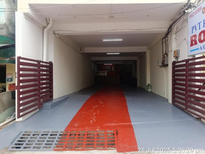 oyo 42632 pvt royal residency