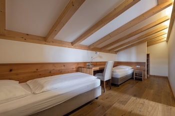 hotel emmy five elements