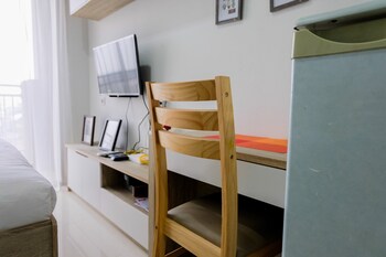 cozy studio room apartment at springwood residence