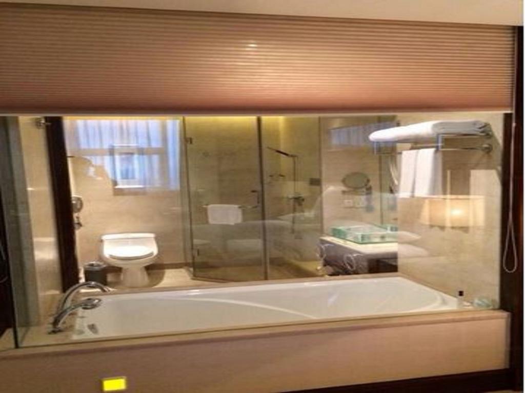 golden shining new century grand hotel beihai