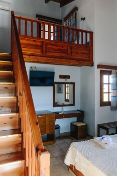 Drymna Hotel,Dorida>>Central Greece,2 star