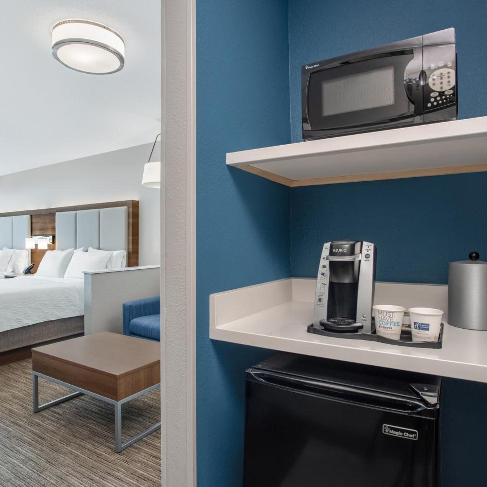holiday inn express hotel and suites clinton by ihg