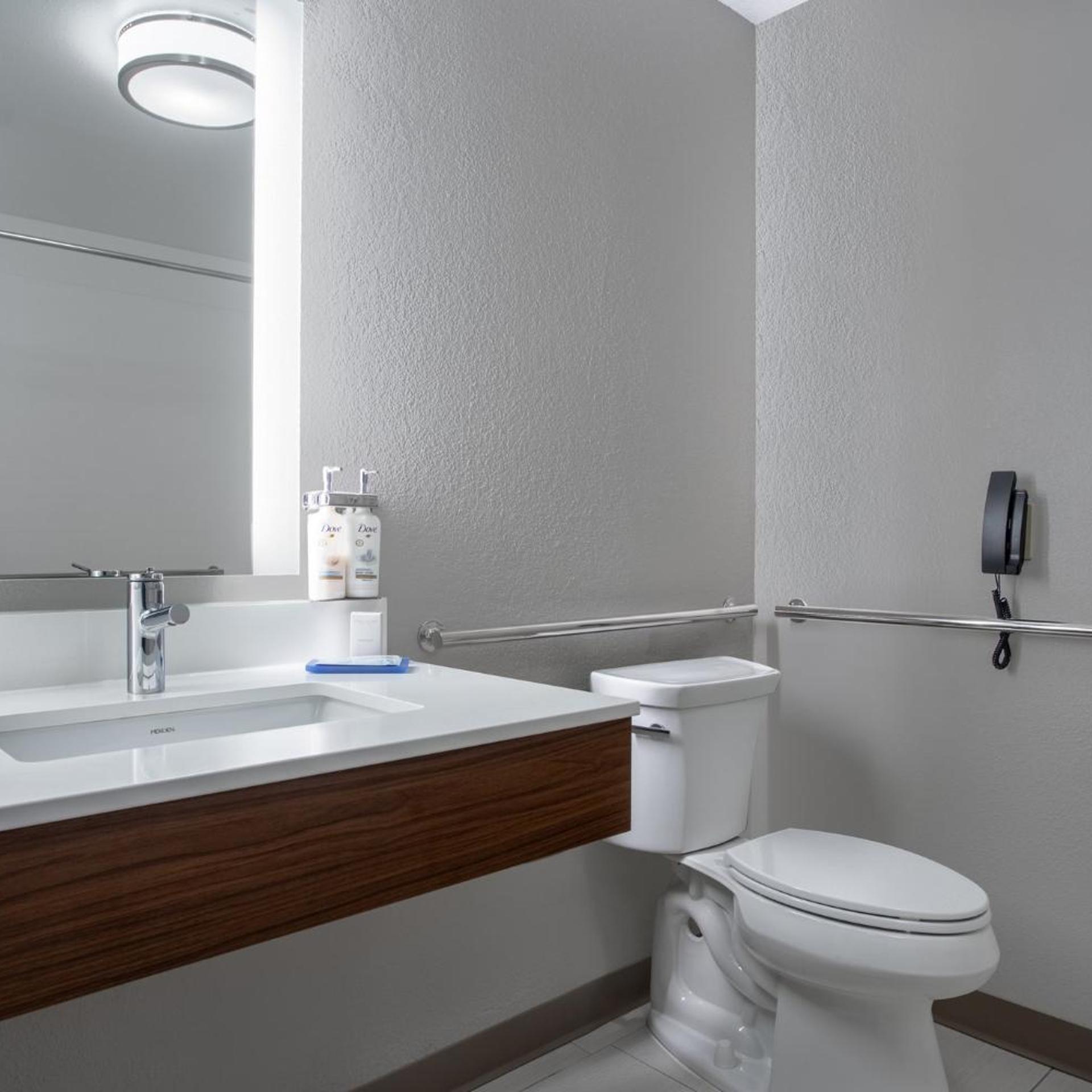 holiday inn express hotel and suites clinton by ihg