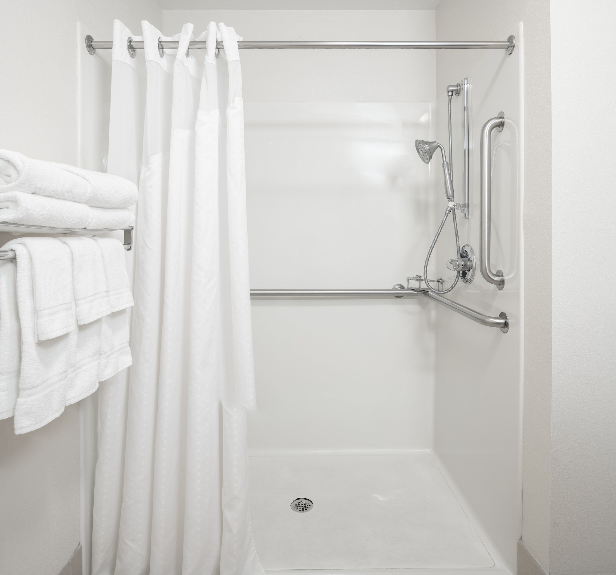 holiday inn express hotel and suites clinton by ihg