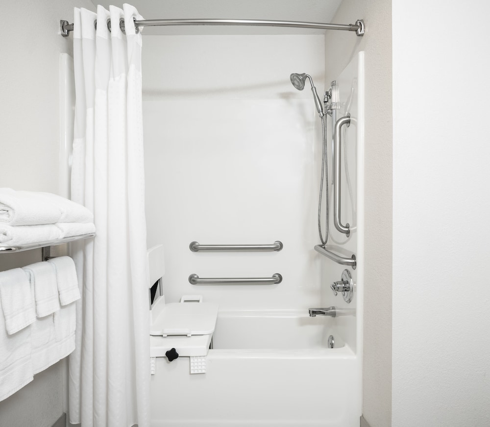 holiday inn express hotel and suites clinton by ihg