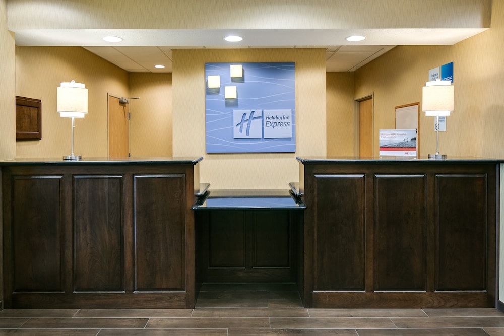 holiday inn express hotel and suites clinton by ihg
