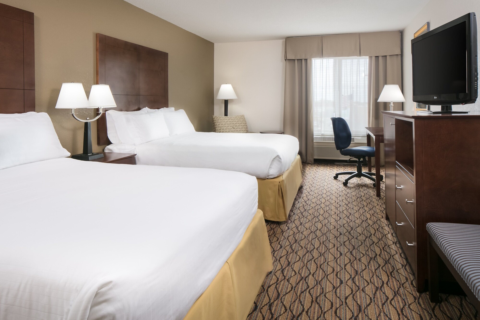 holiday inn express hotel and suites clinton by ihg