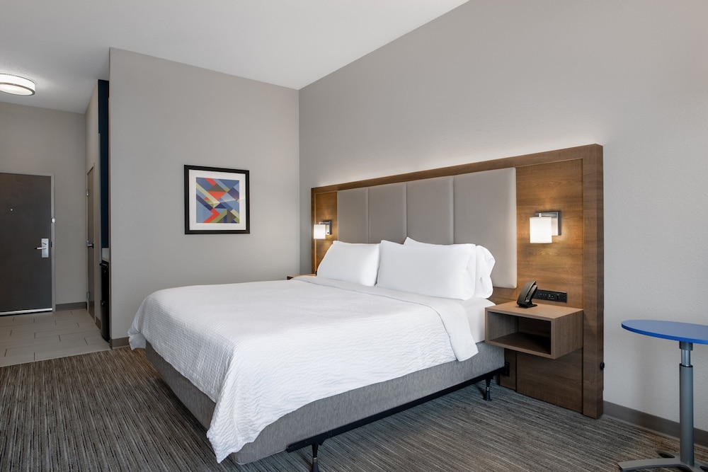 holiday inn express hotel and suites clinton by ihg