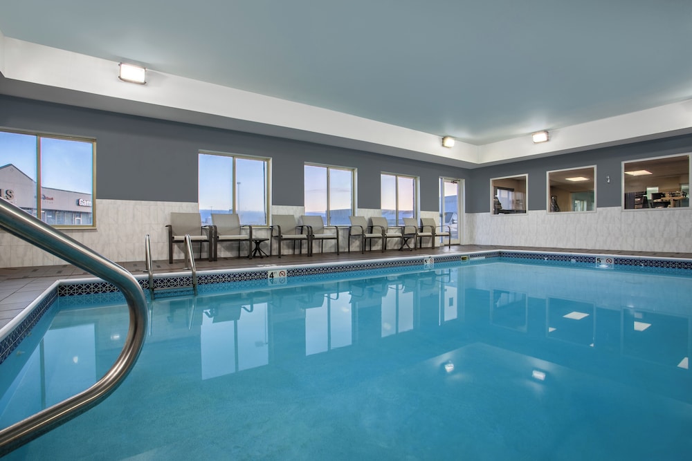 holiday inn express hotel and suites clinton by ihg