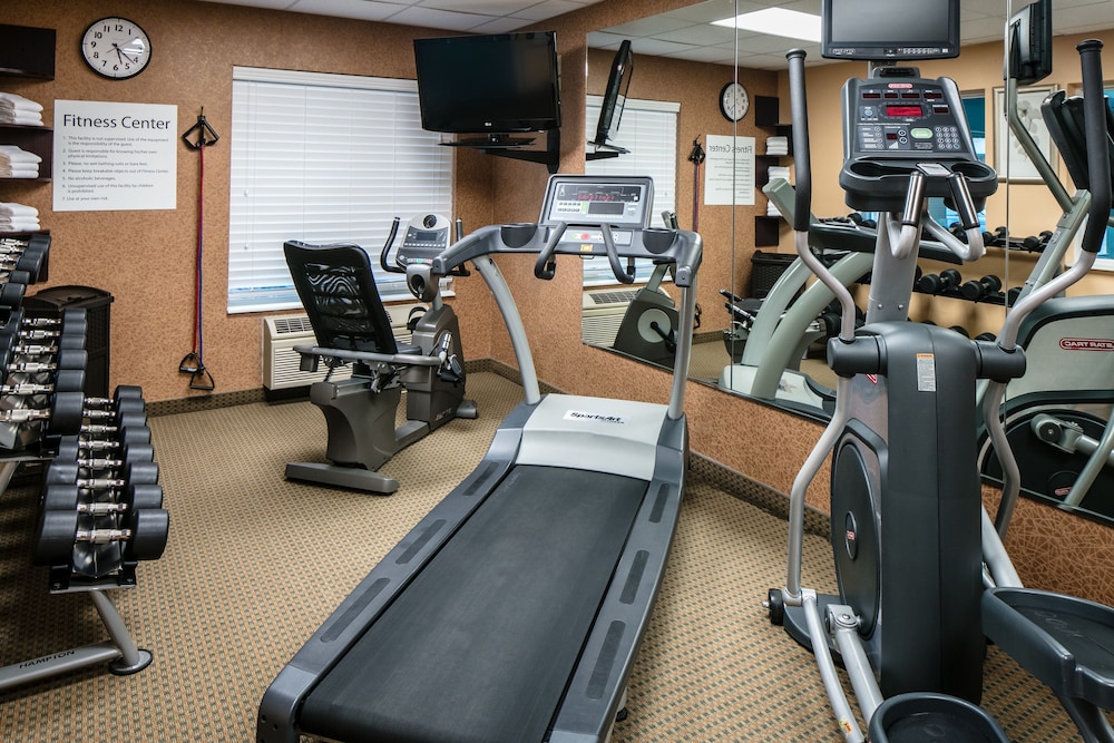 holiday inn express hotel and suites clinton by ihg