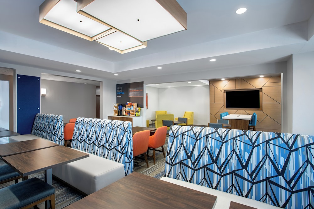 holiday inn express hotel and suites clinton by ihg