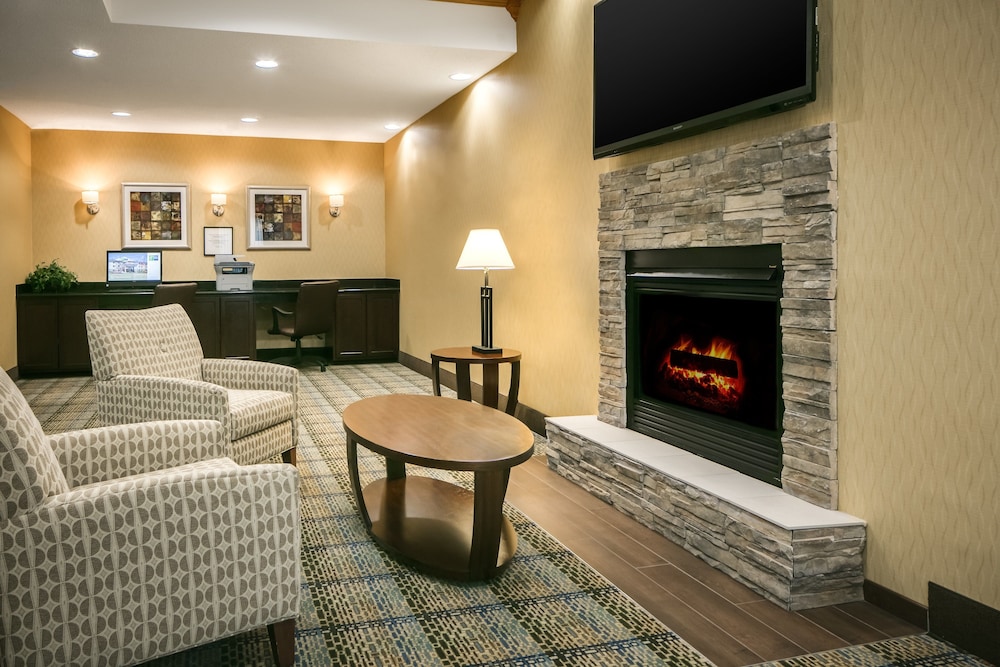 holiday inn express hotel and suites clinton by ihg