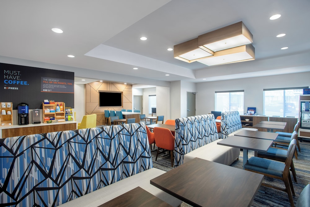 holiday inn express hotel and suites clinton by ihg