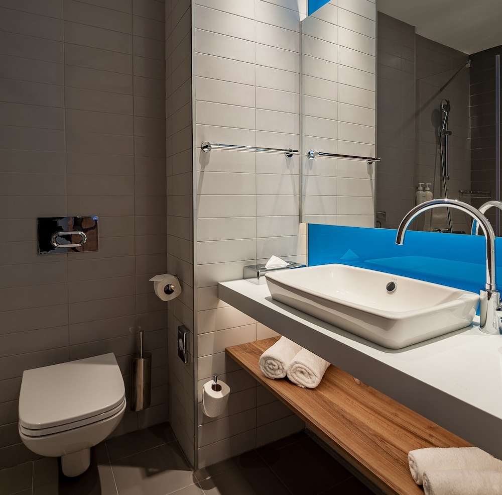 holiday inn express tbilisi avlabari an ihg hotel