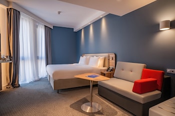 holiday inn express tbilisi avlabari an ihg hotel