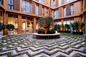holiday inn express tbilisi avlabari an ihg hotel
