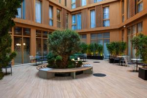 holiday inn express tbilisi avlabari an ihg hotel