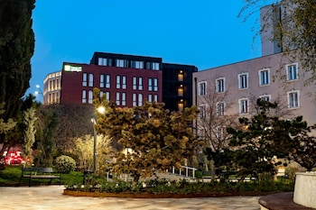 holiday inn express tbilisi avlabari an ihg hotel