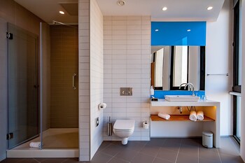 holiday inn express tbilisi avlabari an ihg hotel
