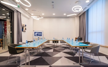 holiday inn express tbilisi avlabari an ihg hotel
