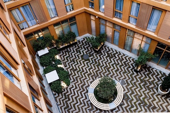 holiday inn express tbilisi avlabari an ihg hotel