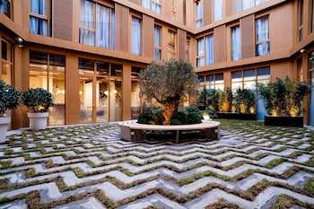 holiday inn express tbilisi avlabari an ihg hotel
