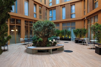 holiday inn express tbilisi avlabari an ihg hotel