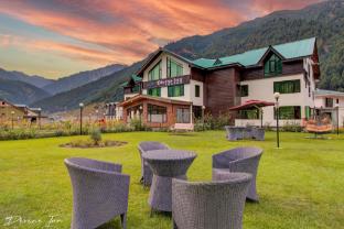 hotel devine inn sonamarg
