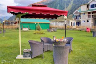 hotel devine inn sonamarg