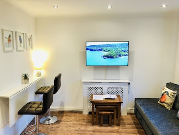 fountain view 1br flat free parking