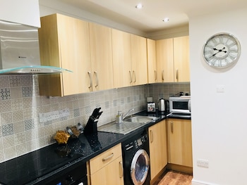fountain view 1br flat free parking