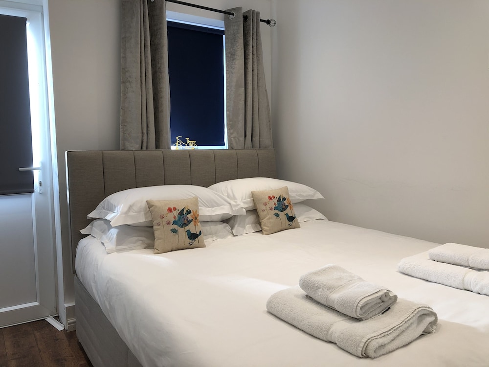 fountain view 1br flat free parking