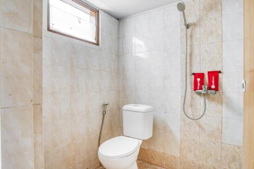 reddoorz plus near rsud dr pirngadi medan 2 hostel