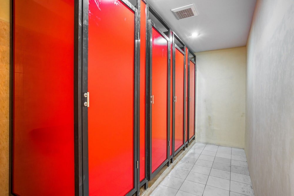 reddoorz plus near rsud dr pirngadi medan 2 hostel