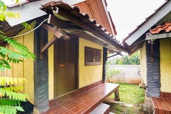 reddoorz near universitas pamulang