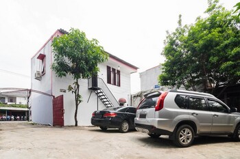 reddoorz near universitas pamulang
