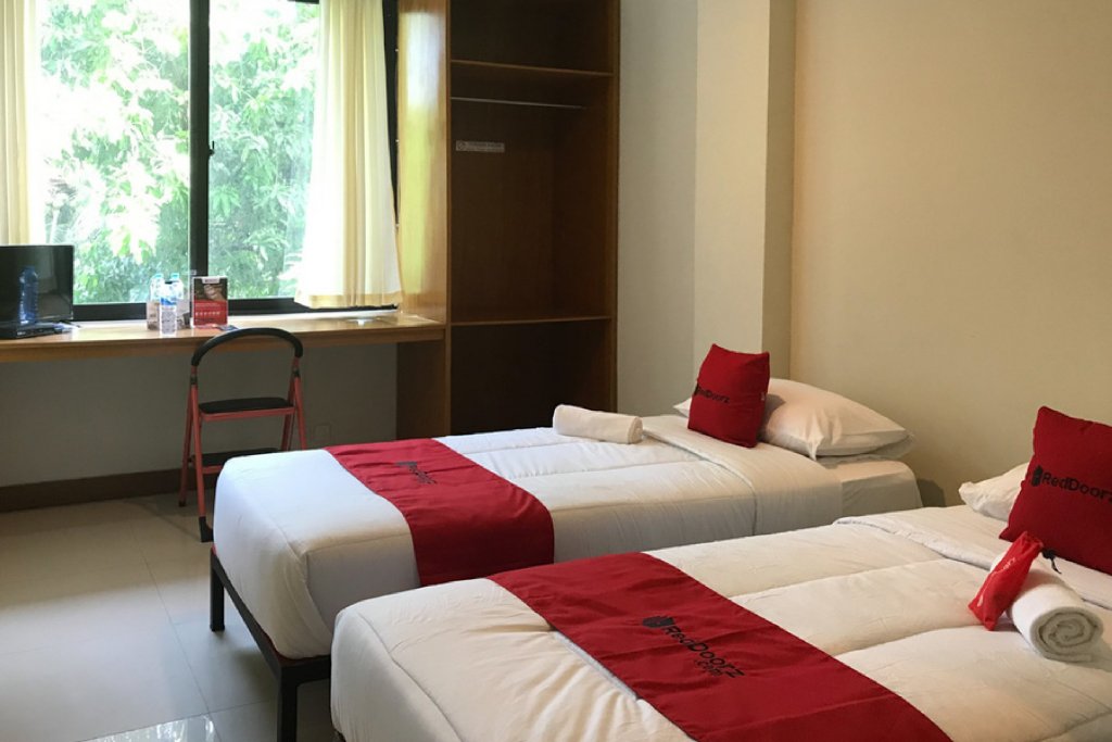 reddoorz plus bitung city center