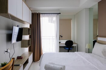 simply minimalist studio apartment at springwood residence