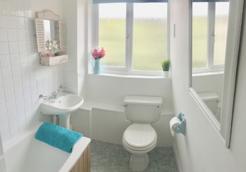 apple perch 2br flat free parking