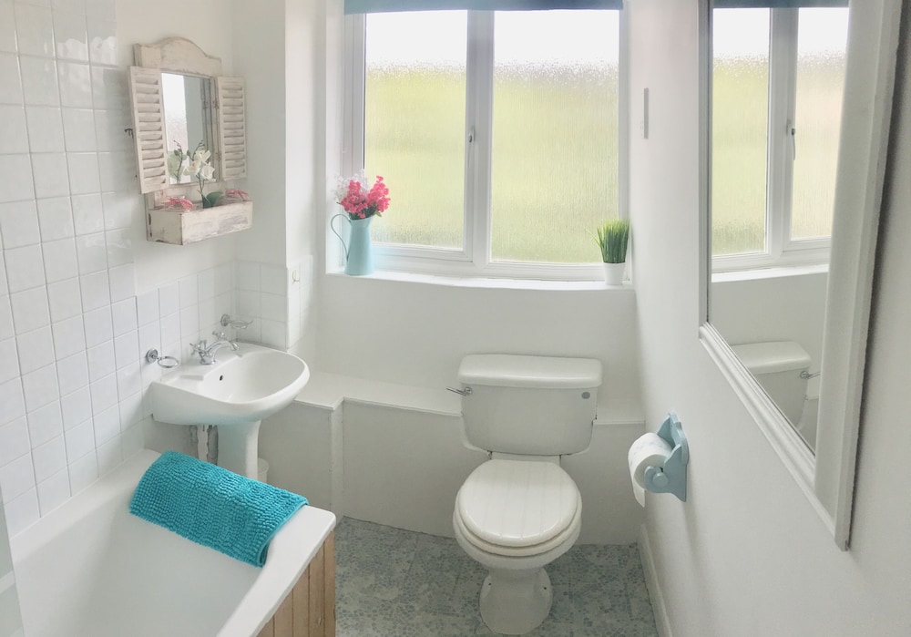 apple perch 2br flat free parking