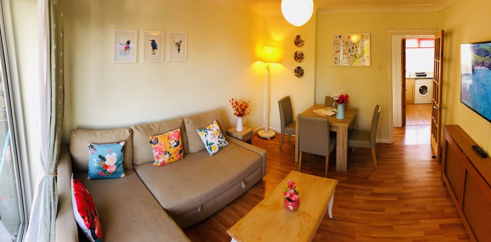 apple perch 2br flat free parking