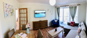 apple perch 2br flat free parking