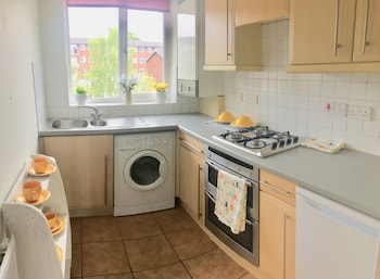 apple perch 2br flat free parking