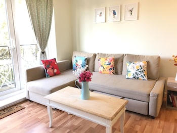 apple perch 2br flat free parking