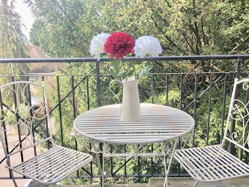apple perch 2br flat free parking