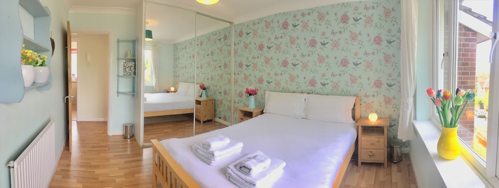 apple perch 2br flat free parking